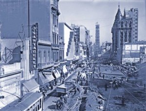 Ensanche calle Corrientes y construcción del Obelisco